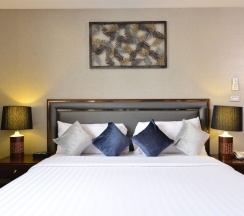 Люкс Grand с балконом в Grand Asoke Suites Boutique Residence