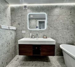 Sea view apartments - Family suite (Ванна с панорамным видом на море и камин. Размещение до 5 гостей), Станюковича 48/5 в Vvo apartments group