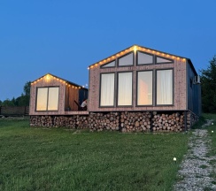 Дом с террасой в Lake Camp