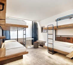 Четырёхместный номер Comfort в H2 Hotel München Olympiapark