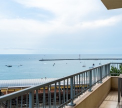Семейные апартаменты с видом на море (4 этаж) в Real Apartments Sochi