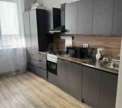 Большая квартира на Даниялова в центре города рядом с морем - это идеальный выбор для тех, кто хочет провести комфортный отпуск или деловую поездку. в Как Дома 05