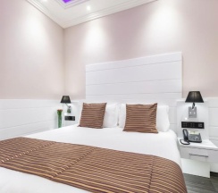 Двухместный номер Standard двуспальная кровать в THE ONE Boutique Hotel & SPA Rome
