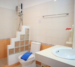 Двухместный номер Deluxe с балконом двуспальная кровать в Sunshine Guest House