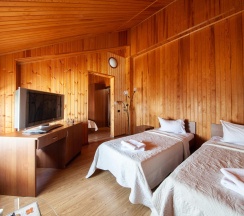 Номер стандарт семейный (с завтраком) в Kaskad house