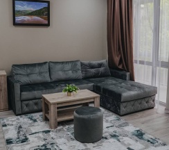 Люкс 3-х комнатный с балконом в Ахтынские бани №1