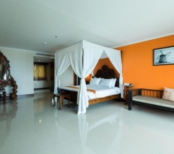 Четырёхместный номер Royal в Royal Phala Cliff Beach Resort and Spa