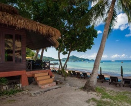 Бунгало Deluxe рядом с пляжем в Palm Leaf Resort