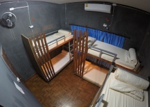 Кровать в общем номере в Wualai Hostel