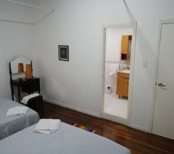 Одноместный номер Deluxe двуспальная кровать в Bed & Breakfast Local Home