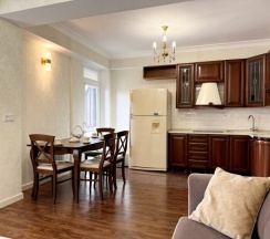 Красивая 2-комнатная квартира с балконом рядом с большим парком в Как Дома 05