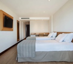 Трёхместный номер Standard в Windsor Palace Copacabana