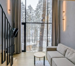 Двухэтажный номер люкс  36м²  в панорамном  триплексе для 2-4 гостей в Август