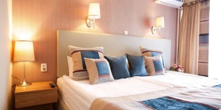 Бишкек: Отель Club Hotel  Dostuk
