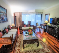 Люкс c 1 комнатой с видом на бассейн в Angkor Palace Resort & Spa