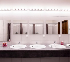 Кровать в общем номере (женский номер) в Inbed Hostel