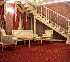Двухэтажный номер в Taleon Imperial Hotel
