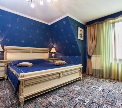 Царский домик в Вилла Анна