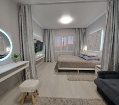 Квартира в Апартаменты на Якутск, 202 мкр, 19, "Ассоль"
