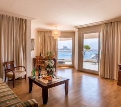 Люкс Honeymoon с балконом в Hotel Aria