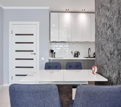 2-комнатные апартаменты люкс с 1 односпальной и 2 двуспальными кроватями в Ваш Комфорт Апарт на улице Дмитрия Благоева