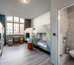 Кровать в общем номере в a&o Berlin Friedrichshain