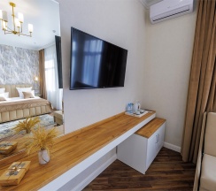 Джуниор с террасой в Grig`s Hotel