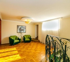 Коттедж с 4 комнатами в Baku Nizami Street Triplex 4 bedroom