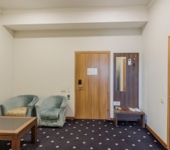 Senior Suite with balcony в Central City