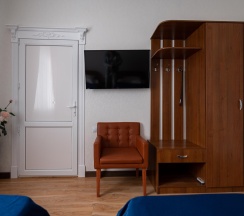 Номер полулюкс с 2 односпальными кроватями в Djump hotel