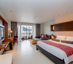 Двухместный номер Deluxe с балконом 2 отдельные кровати в ASHLEE Hub Hotel Patong