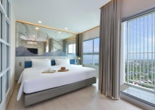 Двухместный люкс Presidential с балконом двуспальная кровать в Centre Point Prime Hotel Pattaya