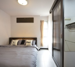 Номер Premier с балконом в LOFT Salaya