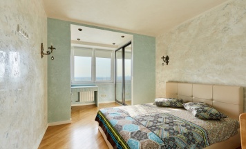 Апартаменты с балконом и с красивым видом из окна в Апартаменты LUX Apart Minsk