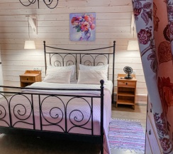 Розовый рассвет в River Villa