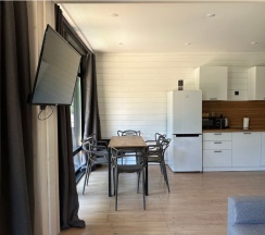 Коттедж с 1 спальней и купелью без сауны в Black Village Family