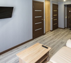 Бизнес 2-комнатный  номер в Welcome Inn