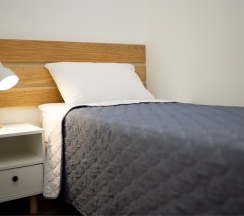 Апартаменты с двумя кроватями, кухней-гостиной  и отдельным входом в Двенадцать