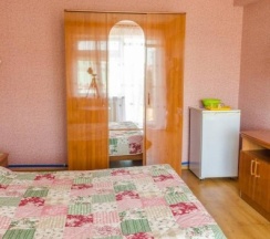 Улучшенный двухместный номер с двуспальной или 2 односпальными кроватями в Гелиос