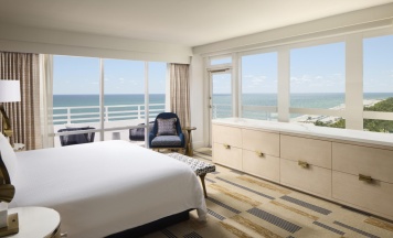 Двухместный люкс c 1 комнатой с балконом и oceanfront (двуспальная кровать) в Fontainebleau Miami Beach