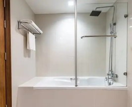 Двухместный номер Deluxe B двуспальная кровать в Royal Suite Hotel Bangkok