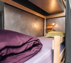 Кровать в мужском в Loft