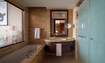 Двухместный номер Deluxe с видом на озеро двуспальная кровать в Rixos Borovoe