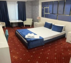 Двухместный номер Superior с видом на город двуспальная кровать в Lara Hotel & Spa