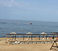 Коттедж пятикомнатный с балконом и с красивым видом из окна в Ямал