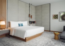 Двухместный номер Premium двуспальная кровать в Kimpton Maa-Lai Bangkok, an IHG Hotel