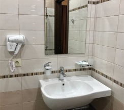 Стандартный трехместный номер в River star