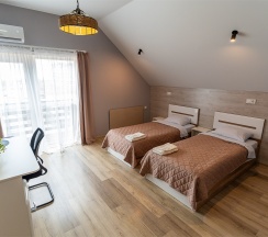 Улучшенный номер с двуспальной или двумя односпальными кроватями и балконом в Домус.море