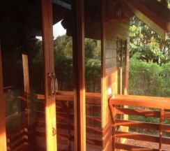 Коттедж с балконом в Check In & Chill Out Laem Sok Pier