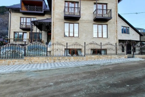 Теберда: Отель Golden House
